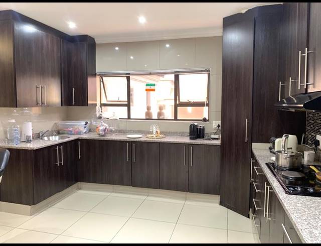3 BEDROOM PROPERTY TO RENT IN STONERIDGE